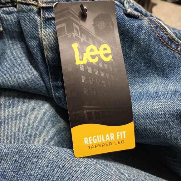 New With Tags Men's Lee Regular Fit Denim Tapered Leg Size 34X32 - Picture 14 of 16